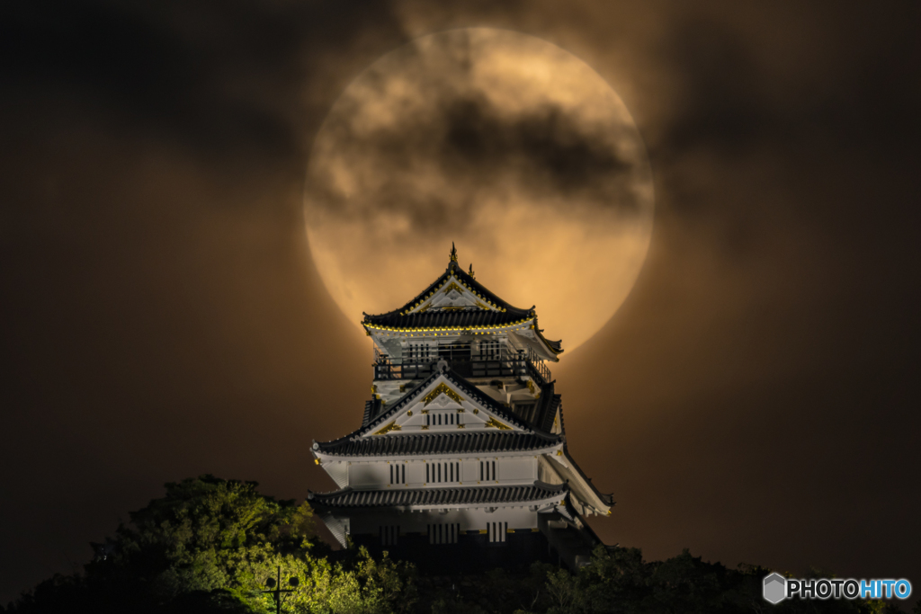 きょうの月と城③