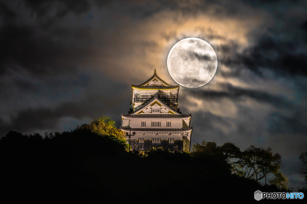 平成最後の岐阜城に昇る名月