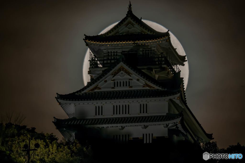 満月の夜の岐阜城