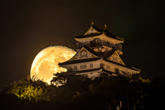 １７夜の月とお城④