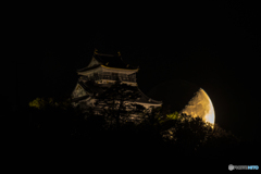 月と城