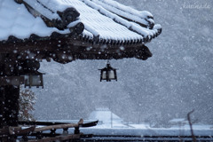 雪の瑠璃光寺