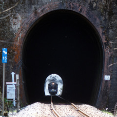 トンネルの向こう側