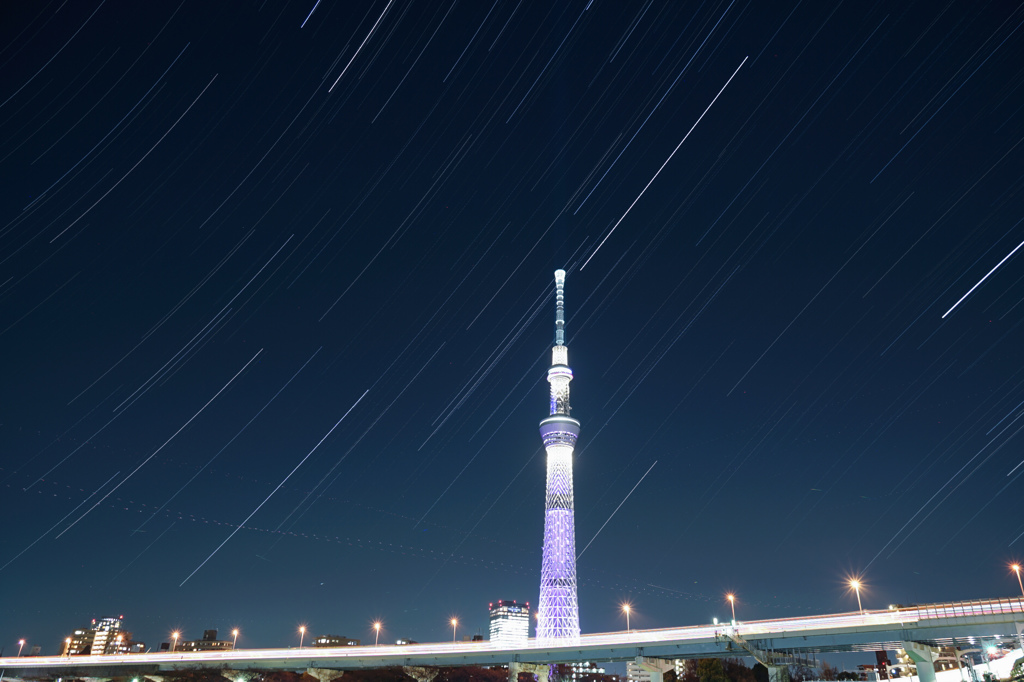 冬の星空とスカイツリー