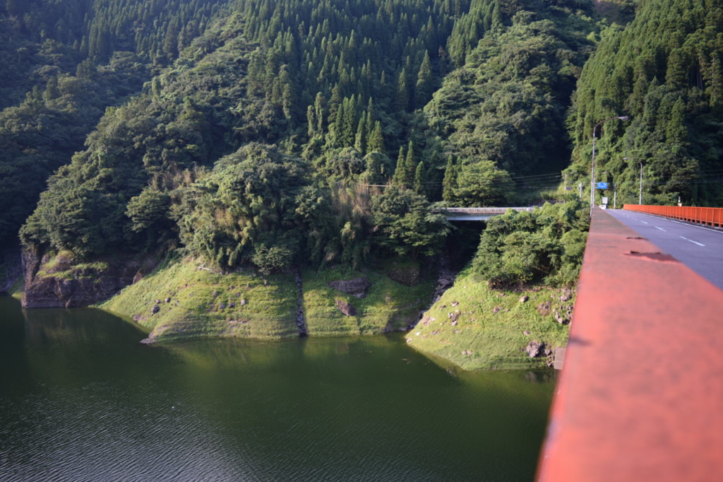 杖立温泉付近の渓谷