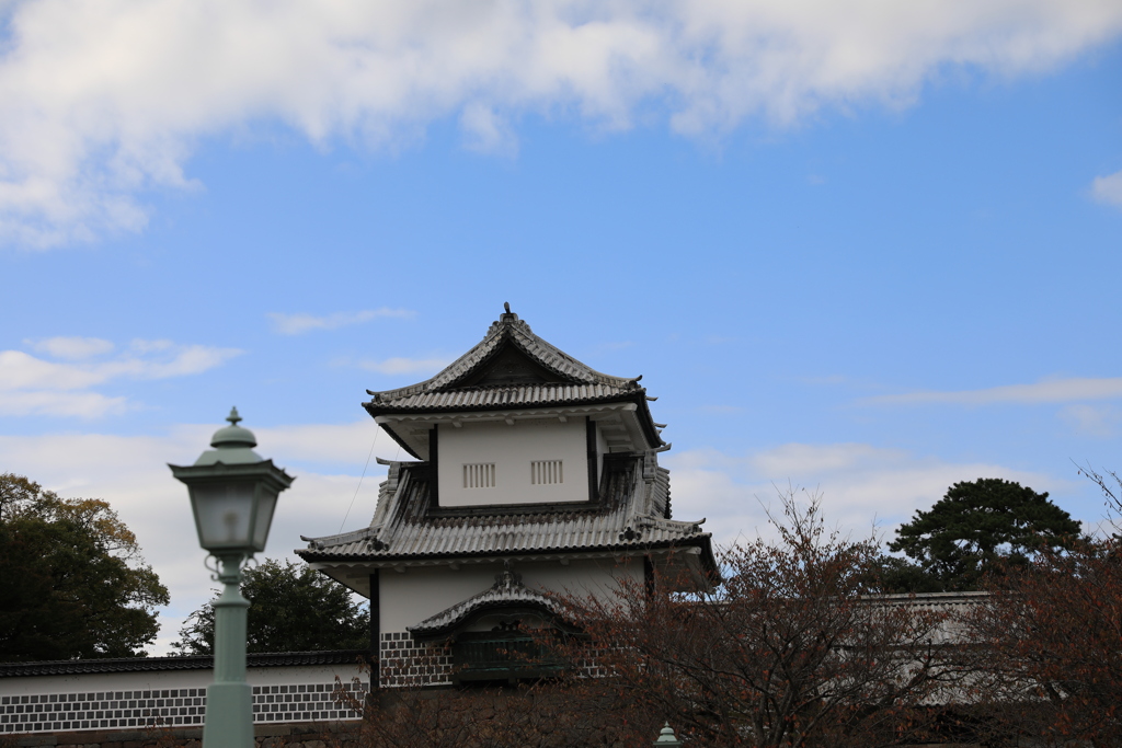 晩秋の金沢城