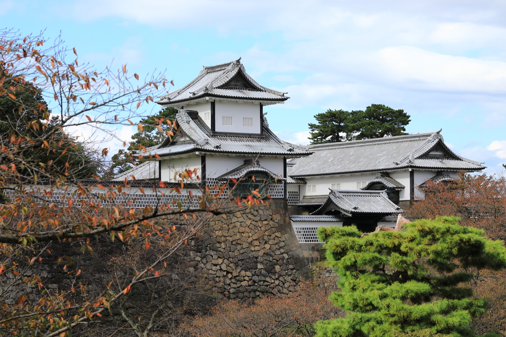 晩秋の金沢城