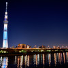 隅田川に栄える塔