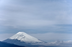 曇り空の富士山