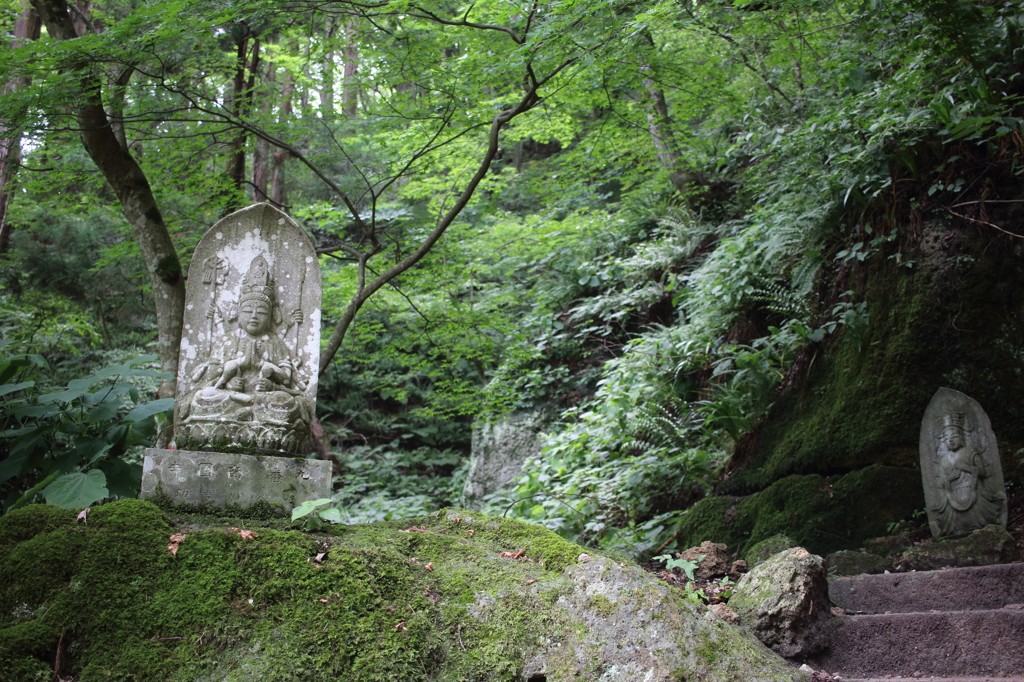 山寺の静寂