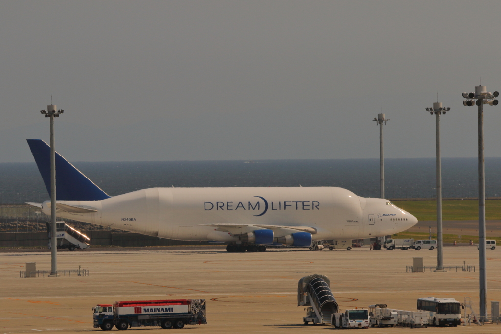 DREAM LIFTER