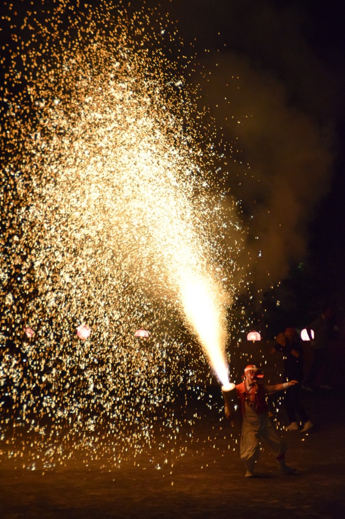 天狗と手筒花火