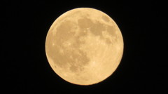 ブルームーン、19:36撮影