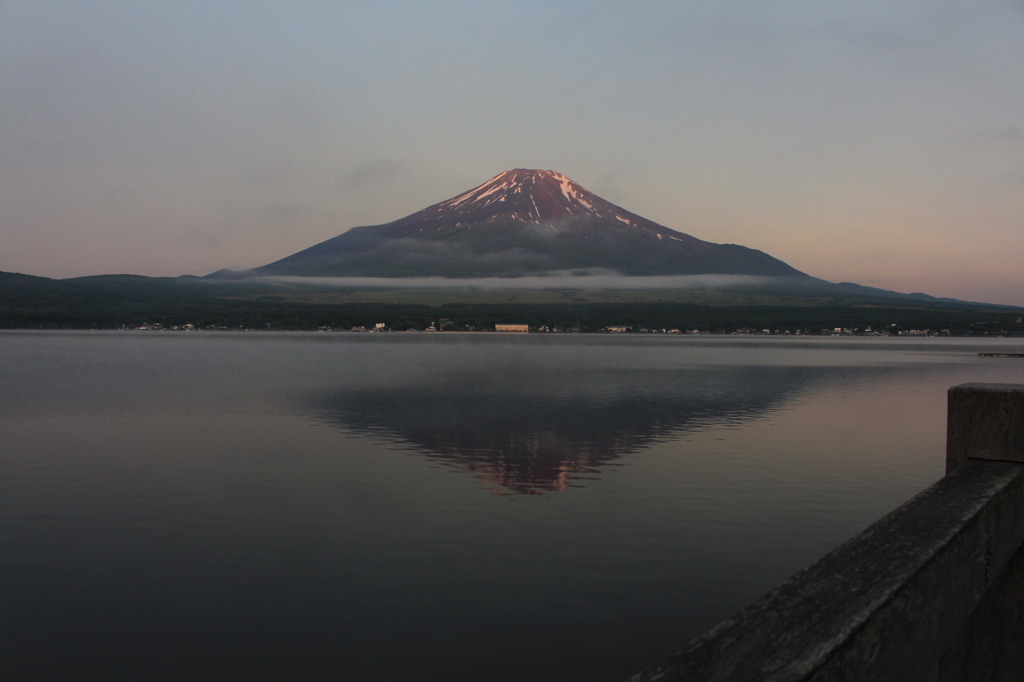 穏やかな夜明け
