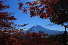 忠霊塔の更に下…
