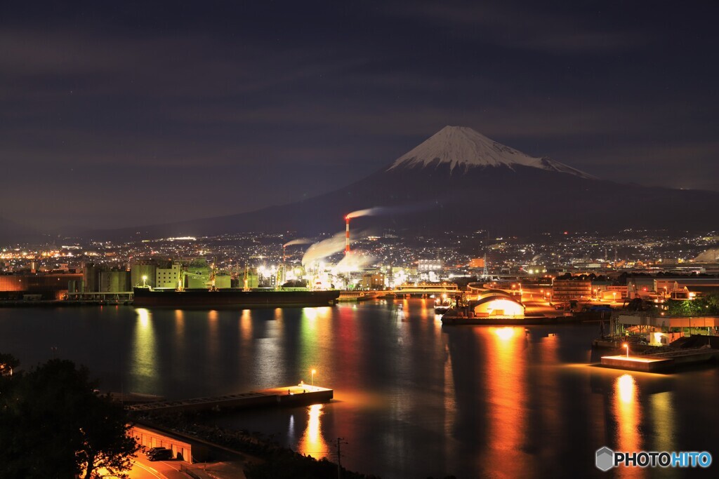 令和二年、最初の満月の夜。