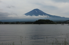 曇り空と流れる雲…