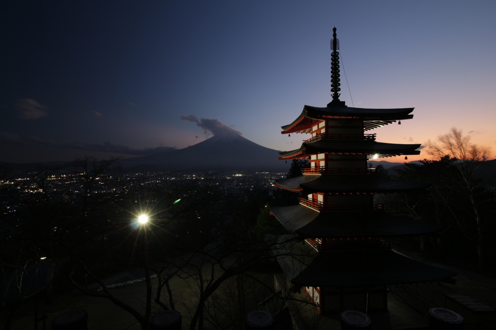 夜の入口へ…