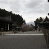 信仰の山の夕暮れどき