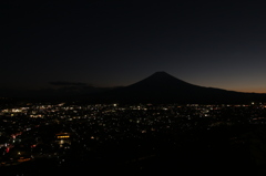 陽は沈み…そして夜へ…。