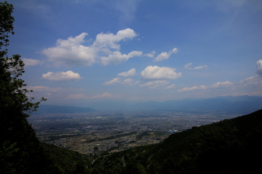 初めての場所から、街を見下ろす。