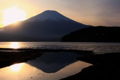 陽が沈む…