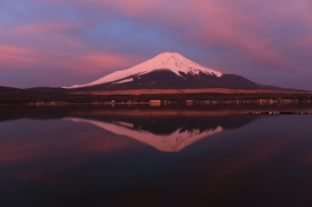 紅の夜明け