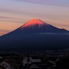 紅に染まりて、街を見下ろす。