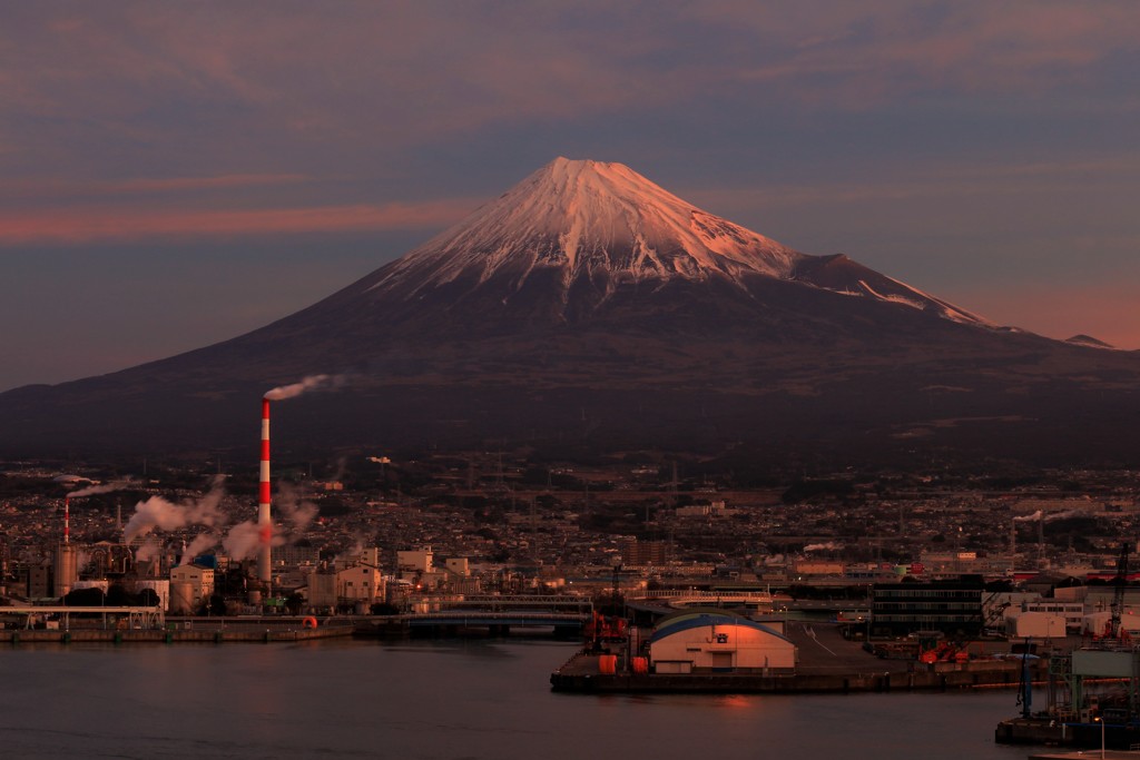 薄紅の夜明け