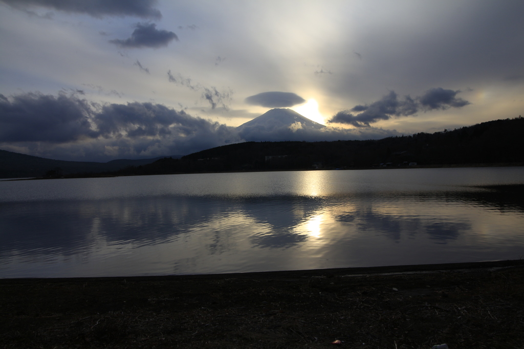 夕暮れの笠雲