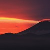 笠雲を染める朝