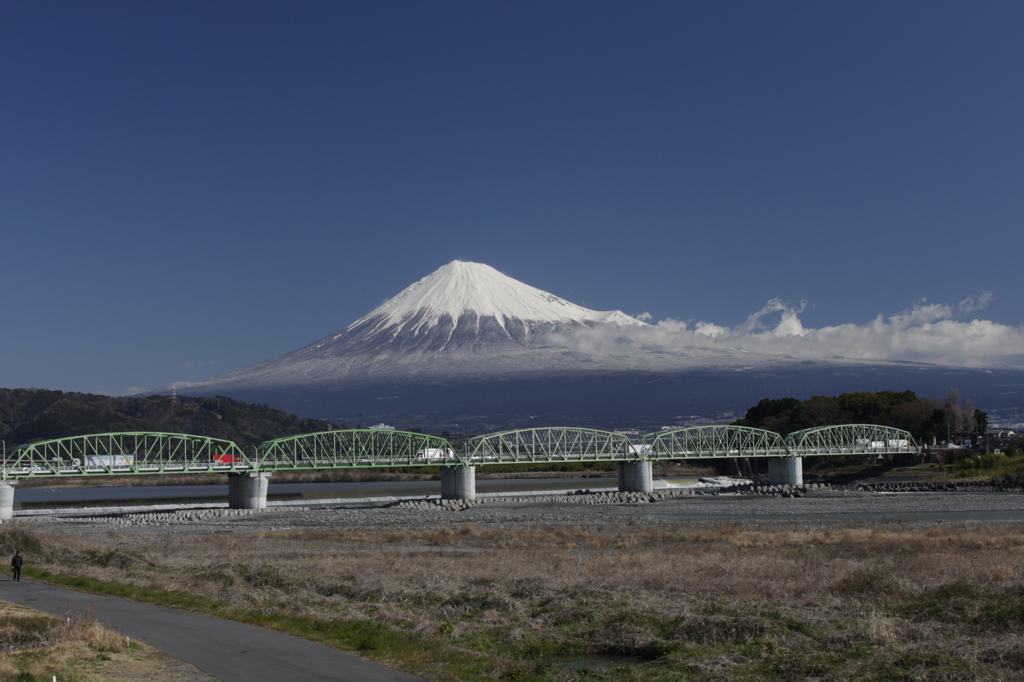 かつての我が家の近所から…。