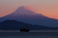 染まりゆく山肌、紅に染まる。