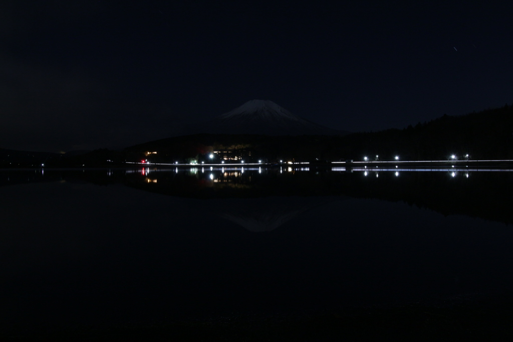 真夜中の逆さ富士