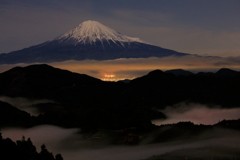 流るる雲、下界を彷徨う。