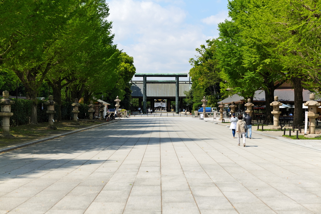 第二鳥居と靖国八千代食堂