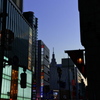 「伊勢丹 新宿店」から狭い空を眺めて