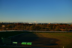 早朝散歩の不審者は富士山に向かって「ヤッホー！」