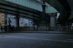 薄暗い日本橋