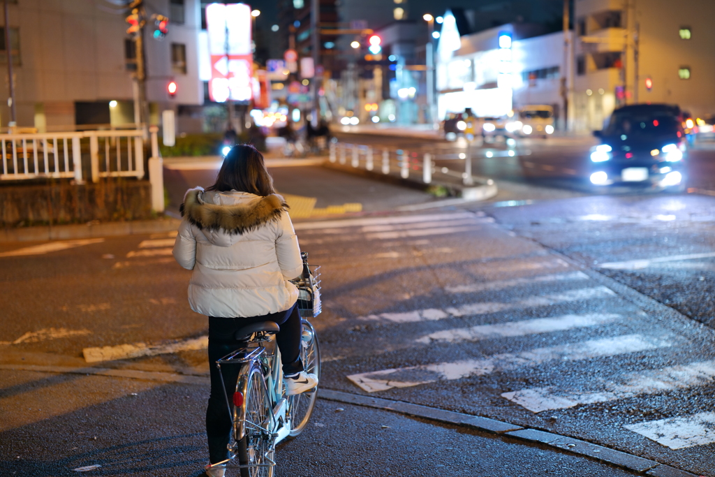 光であふれかえる豊島区の夜道