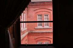 まどの　むこうに　まど