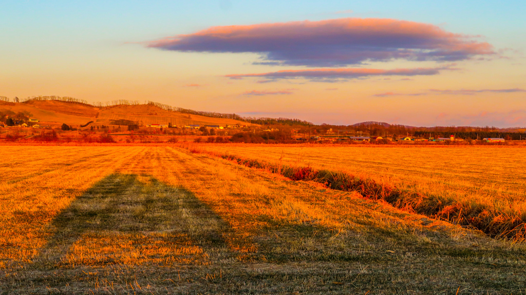 あかく　そまる