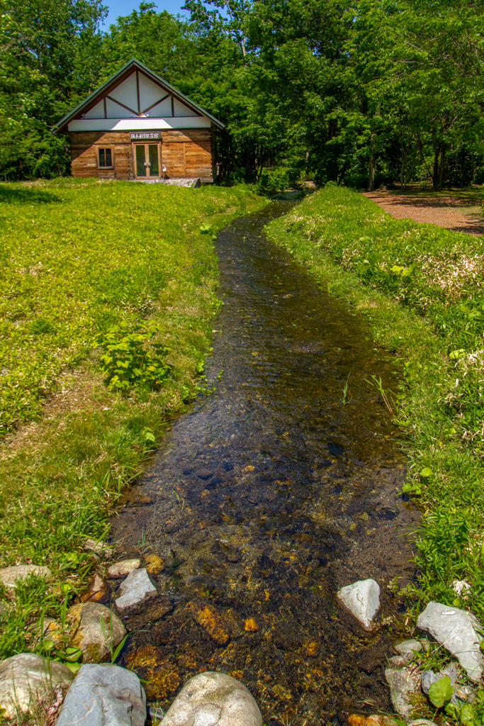 かわ　の　むこう