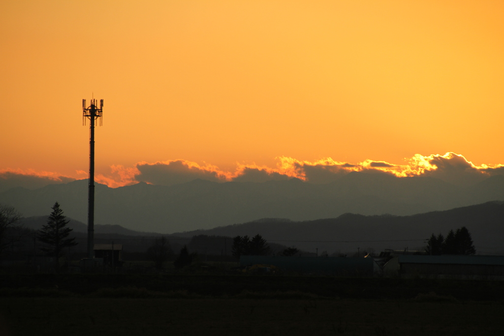 歌ってよ夕日の歌を。
