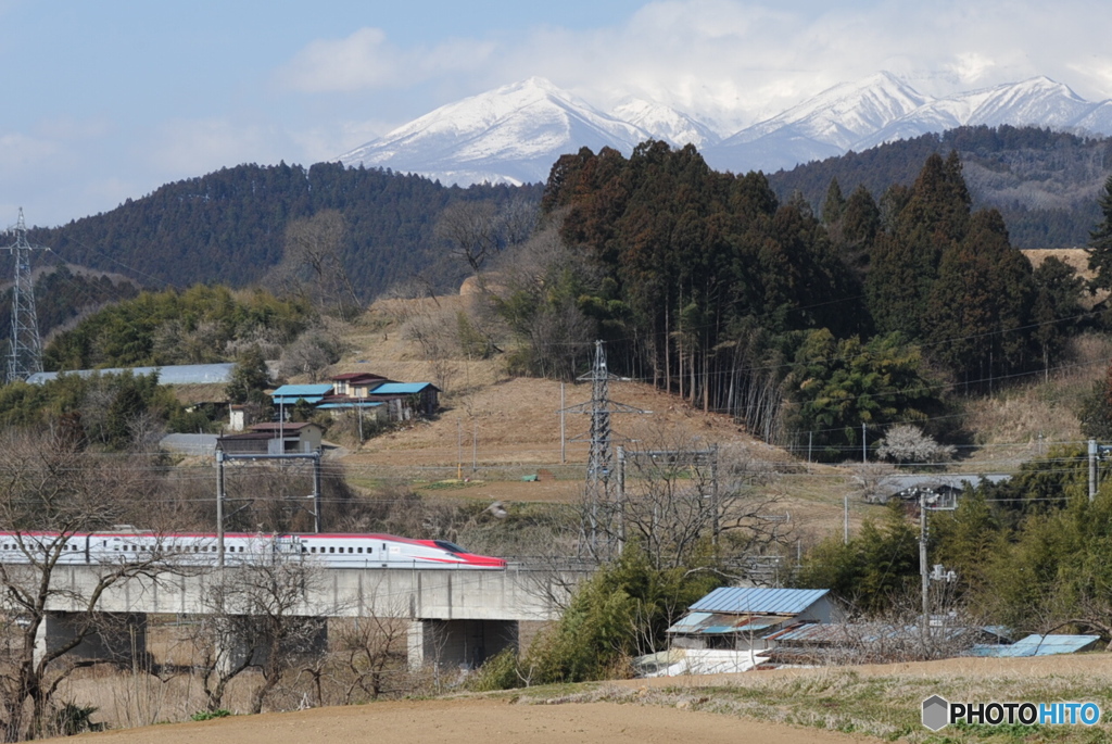 蔵王連峰とスーパーこまち