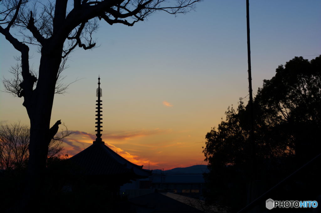 夕暮れの相輪