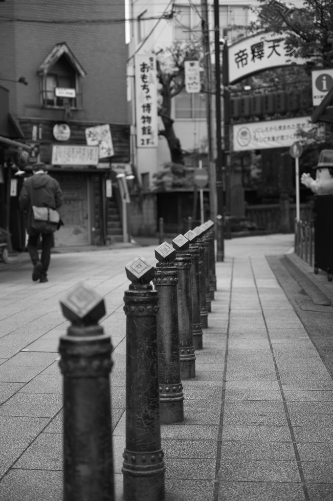 帝釈天参道を行く