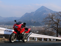 故郷の山とバイク
