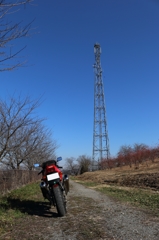 鉄塔とバイク