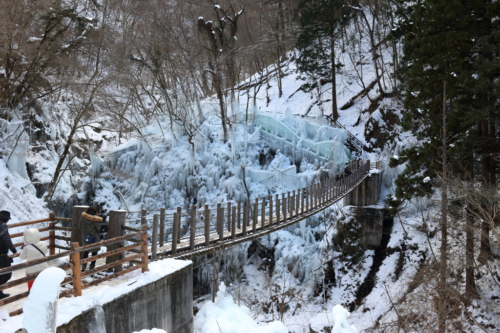 小鹿野町・尾ノ内渓谷の氷柱1